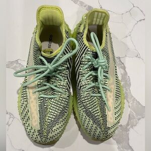 YEEZYS size 9 gently worn